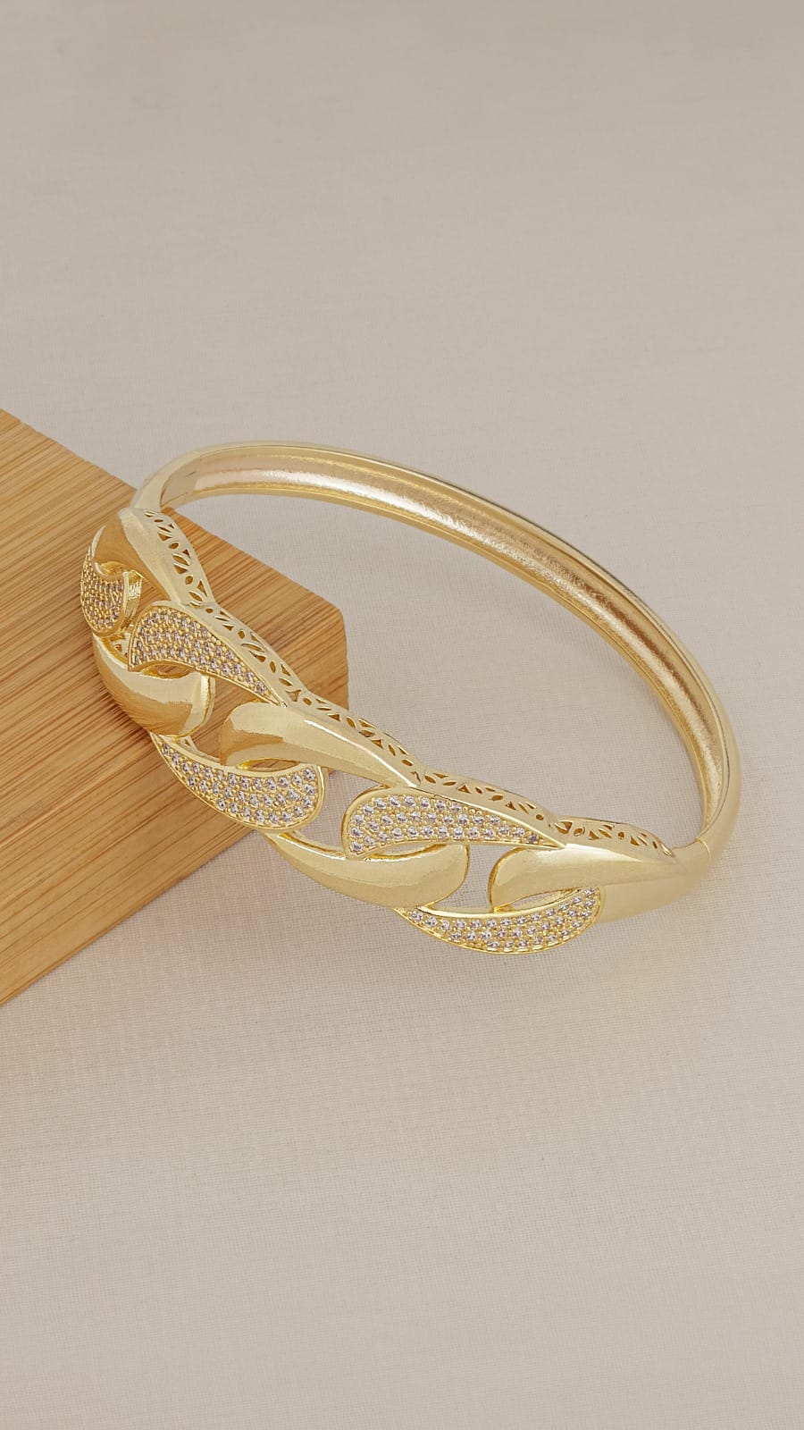 Bracelete ouro cravejada com zircônia semijoia 18K