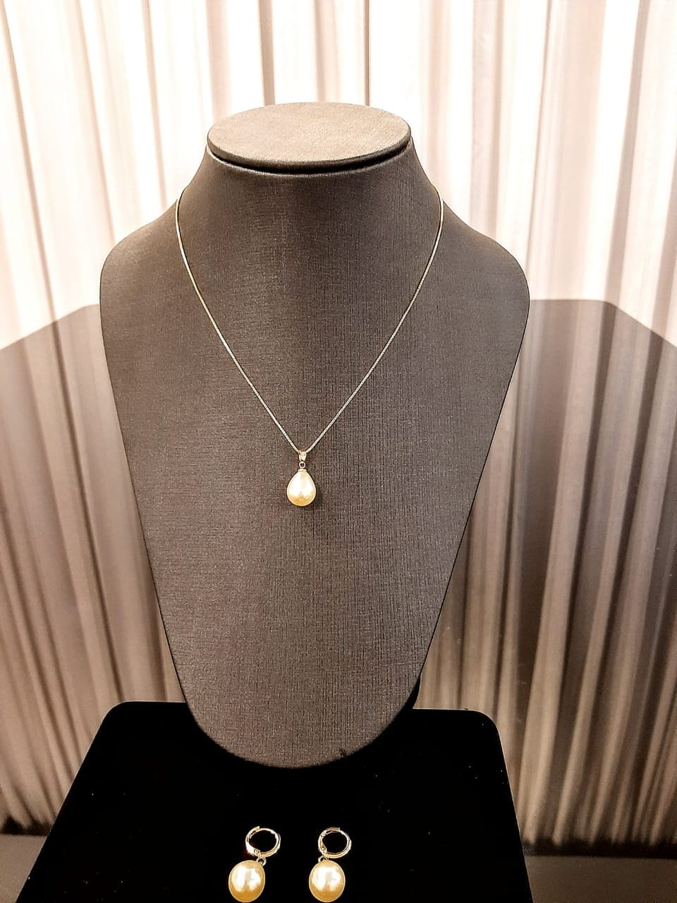 Conjunto colar e brinco perola ouro semijoia 18K