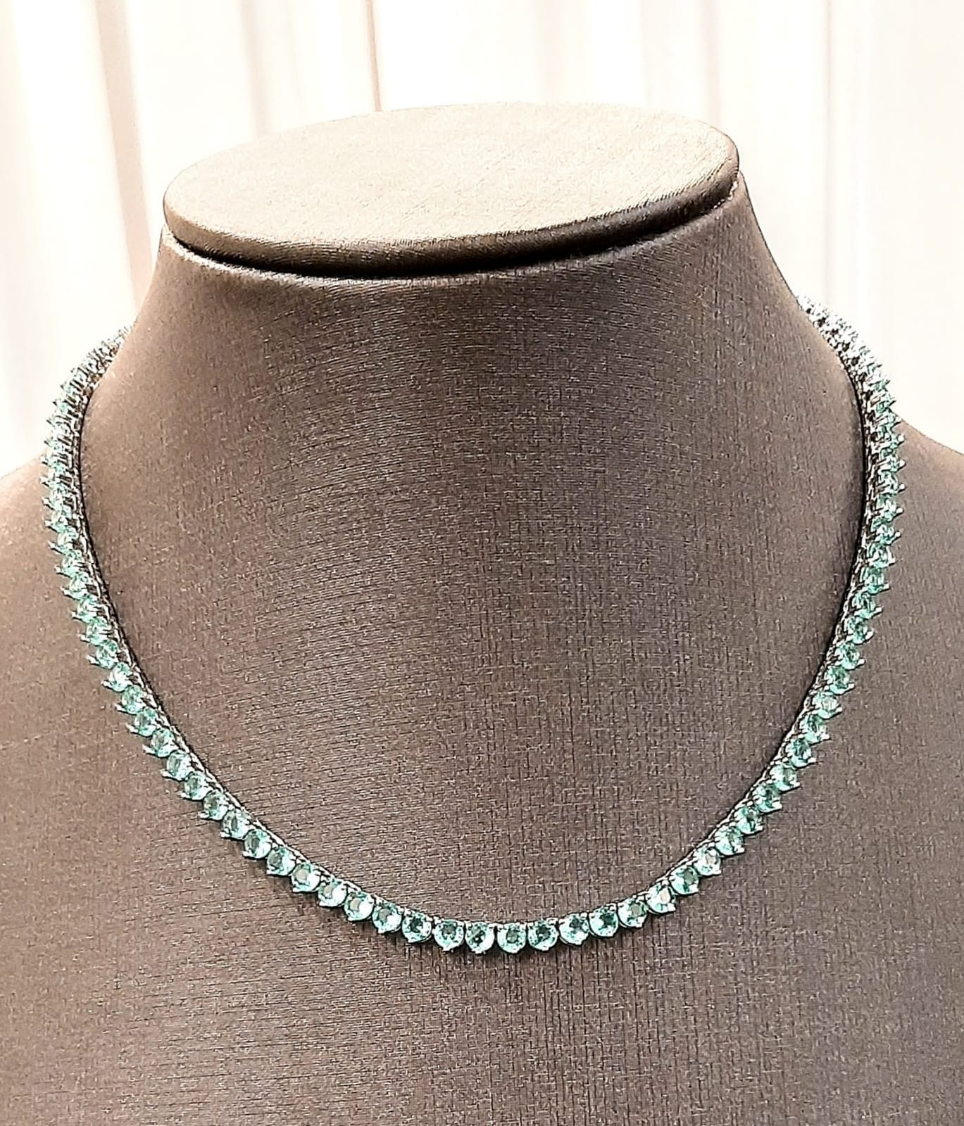 Colar prata com pedra zircônia verde